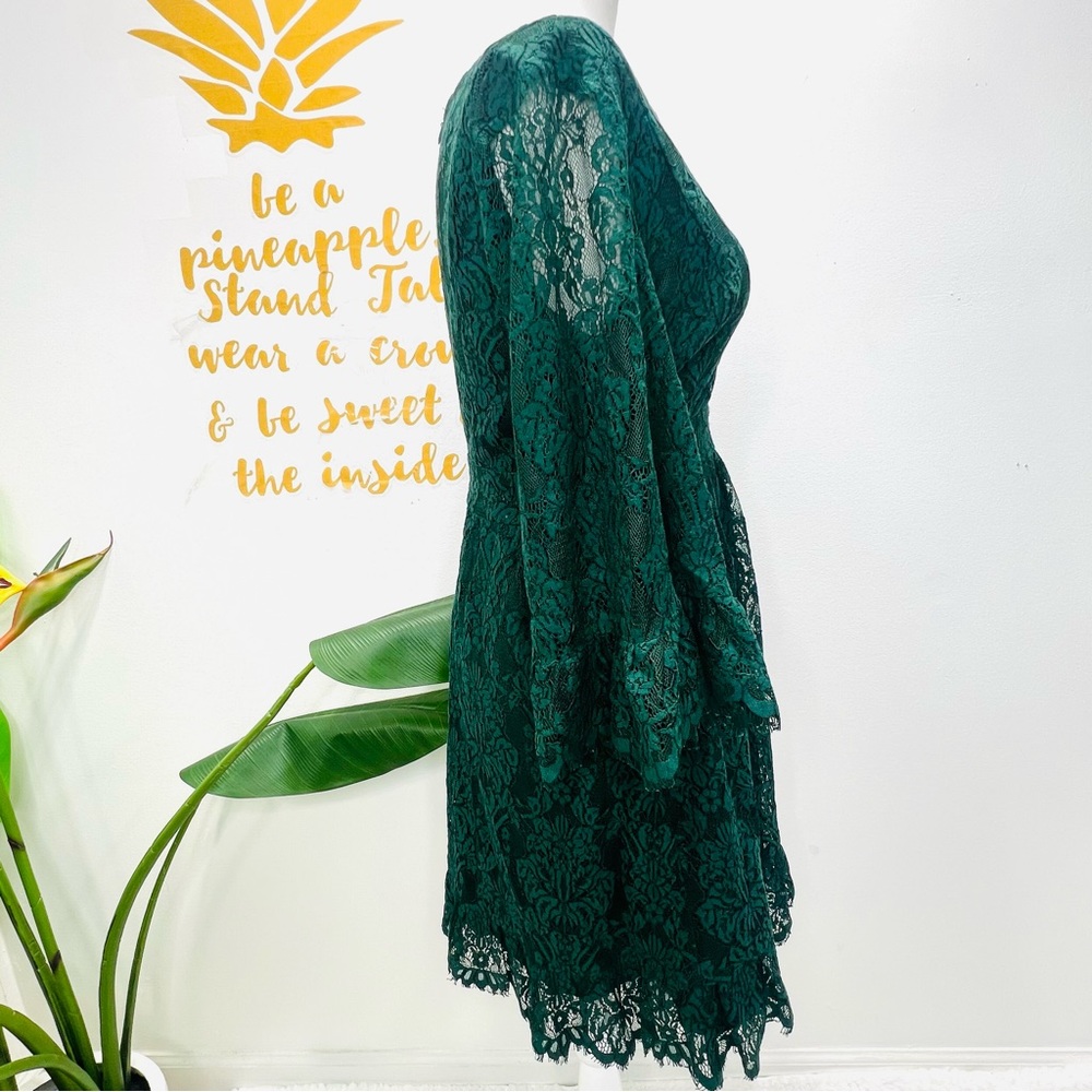 MODCLOTH Green Floral Lace Bell Sleeve Dress Size Small - Picture 11 of 16